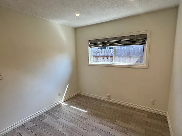 2233 Orange Ave — Photo 17