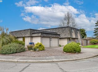 2553 Chuckanut St, Eugene, OR 97408