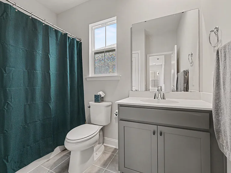 341 Chapman Cir — Photo 22