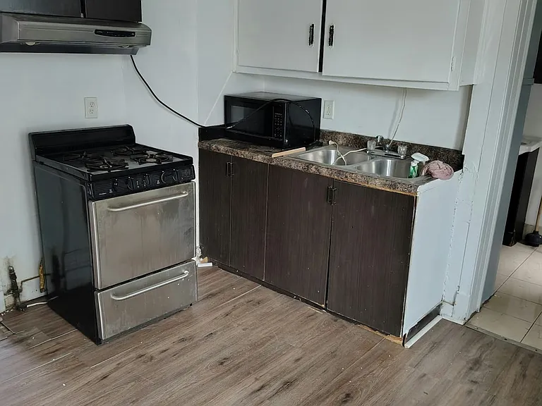 128 Lafayette St #1 — Photo 7