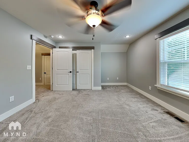 405 S Carl St — Photo 7