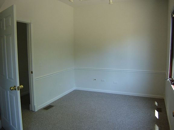 4th image of 61 S Seymour Ave