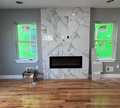 3rd image of 87 Oxford Ave
