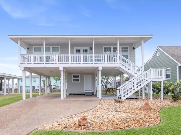30 Nassau Dr, Rockport, TX 78382