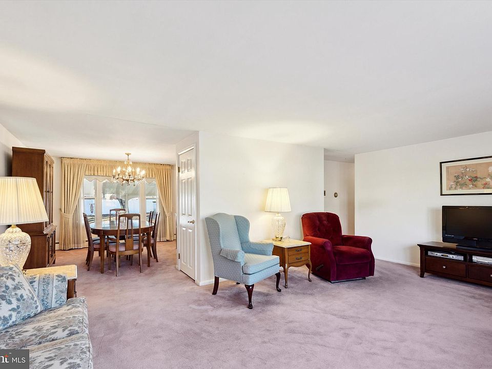 825 Valley Rd, Warminster, PA 18974 Zillow