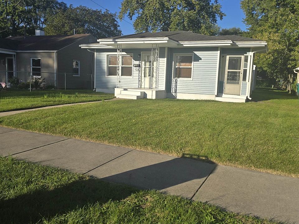 1st image of 921 Carlton St