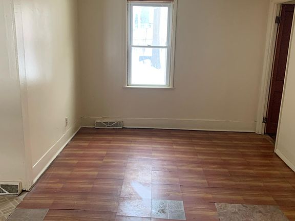 2nd image of 1104 Park St #1R
