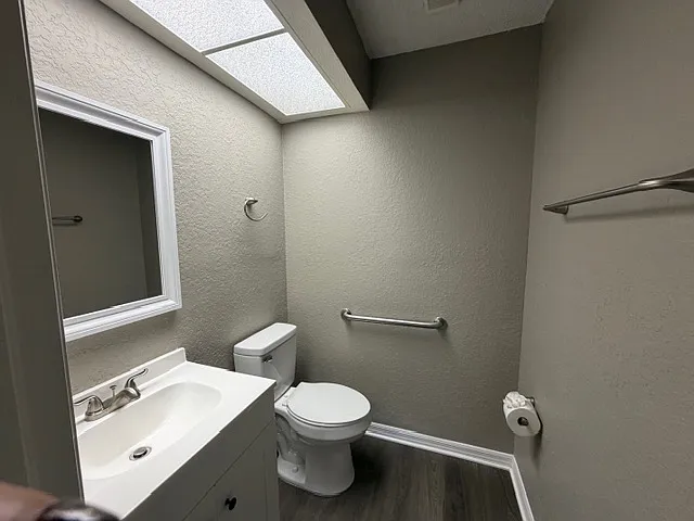 4400 Millwood Rd #E — Photo 21