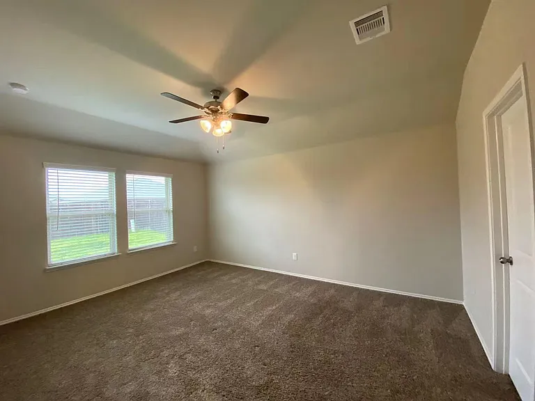1838 Gibbons Creek Dr — Photo 10