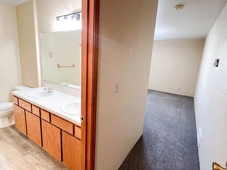5440-5442 N Hills Dr #5444 — Photo 41