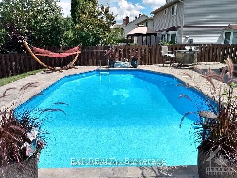 1090 Chablis Park — Photo 20