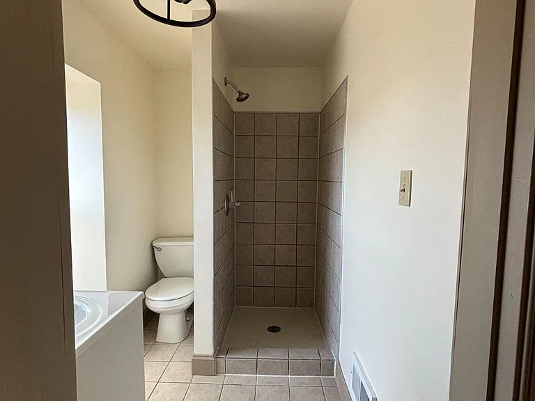 209 E 5th Ave #2 — Photo 16