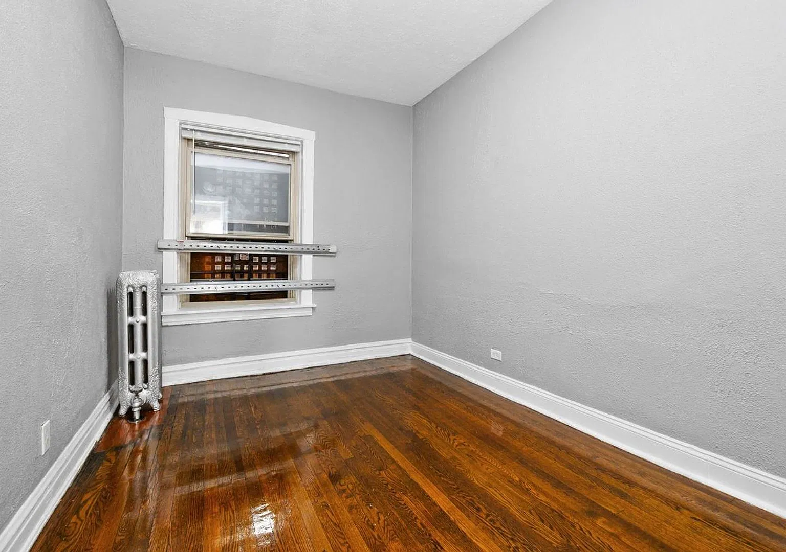 7556-58 S. Calumet Ave. / 320-28 E 76th St. — Photo 3