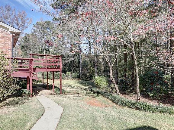 5th image of 1553 Drayton Woods Dr