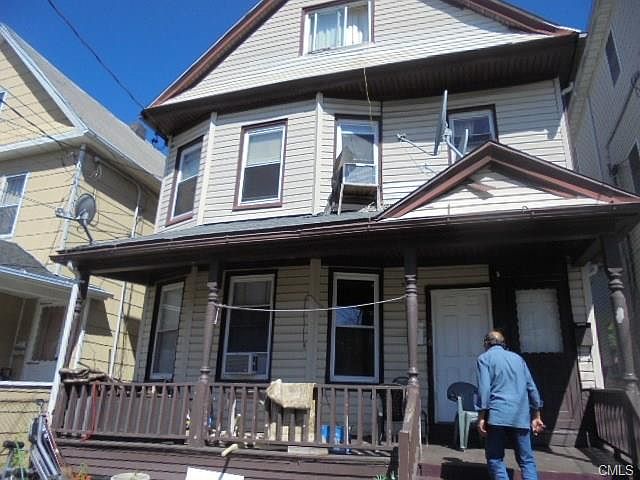 2nd image of 786 Maplewood Ave