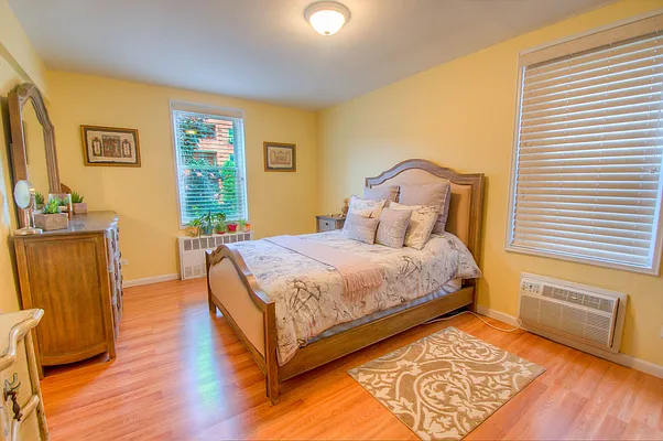 Sold by REMAX Elite | media 32