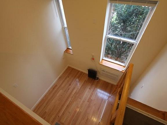 3rd image of 131 W 15th St #6