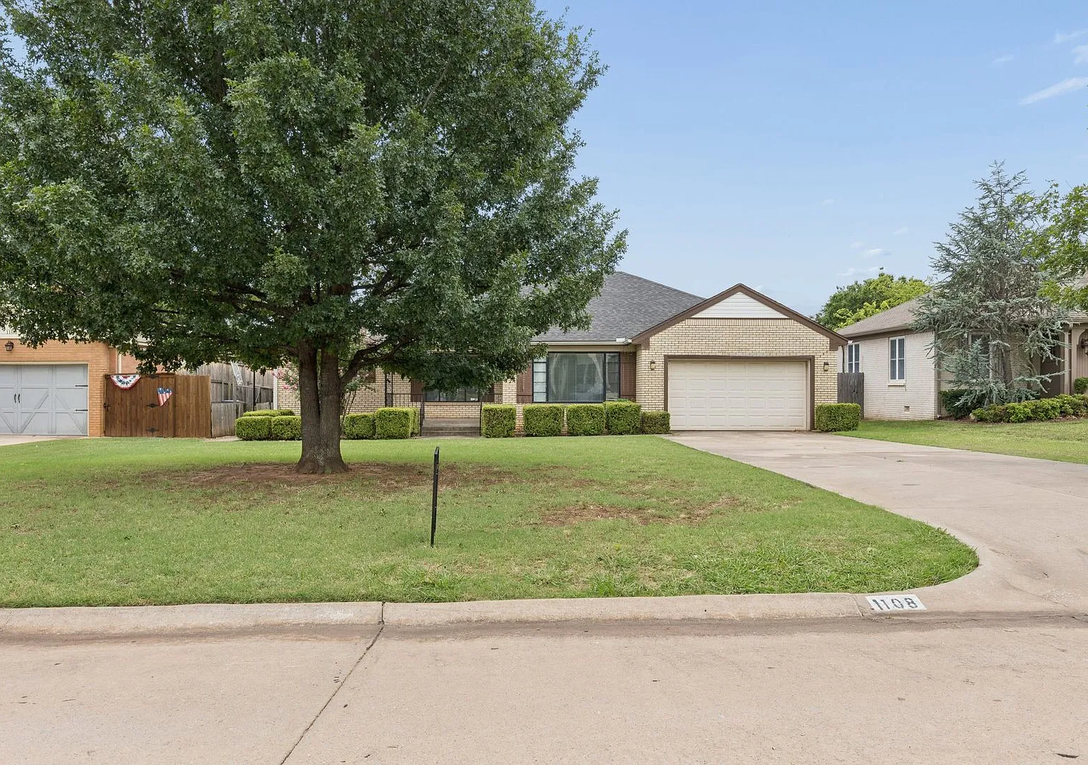 Beautiful Home In Nichols Hills For Rent — Photo 2
