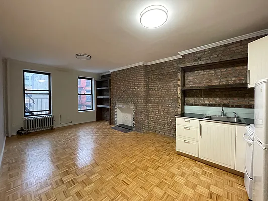 Rented by Oxford Property Group | media 7