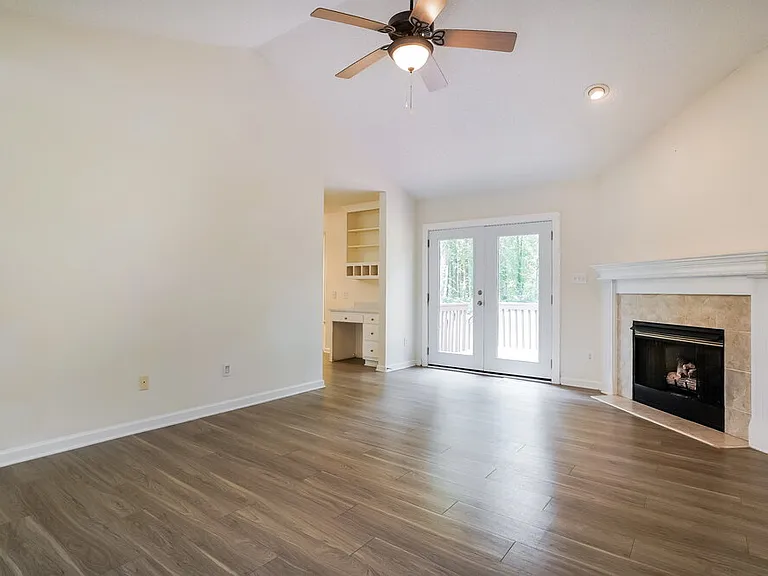 6728 Oviedo Dr — Photo 3