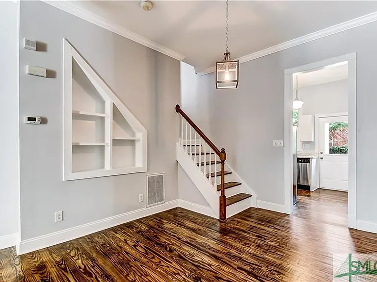 525 E Gaston St — Photo 8