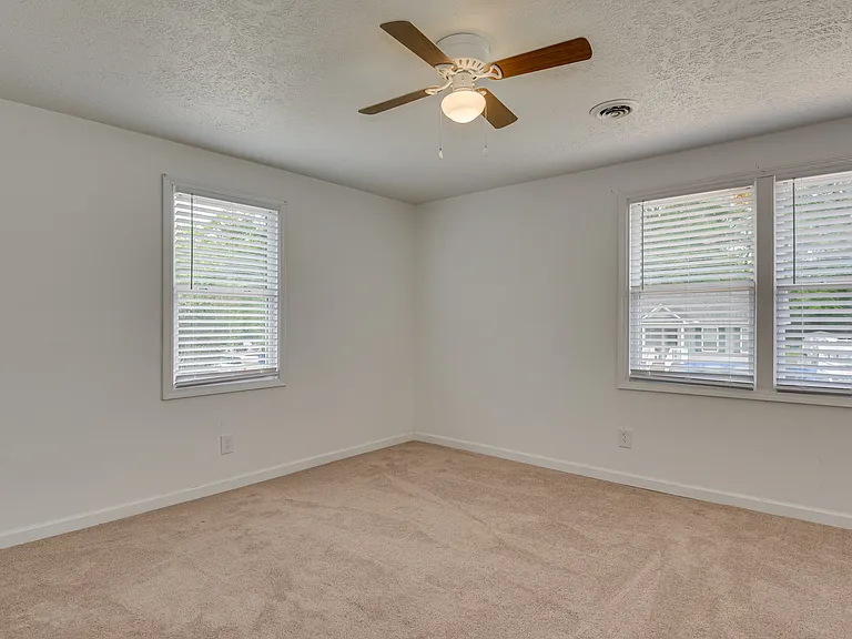 462 Morgan St NW — Photo 7