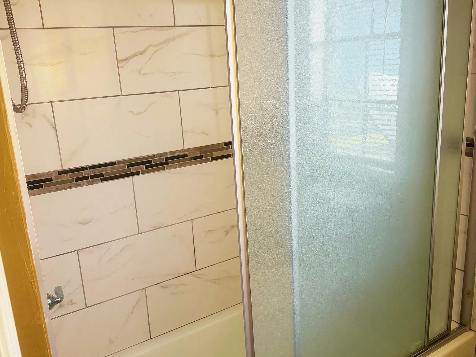 3 bed, 1595 sqft, $1,590 — Photo 2