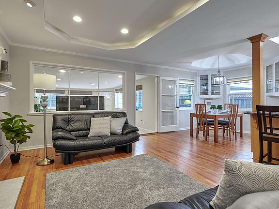 4th image of 2267 Shibley Ave