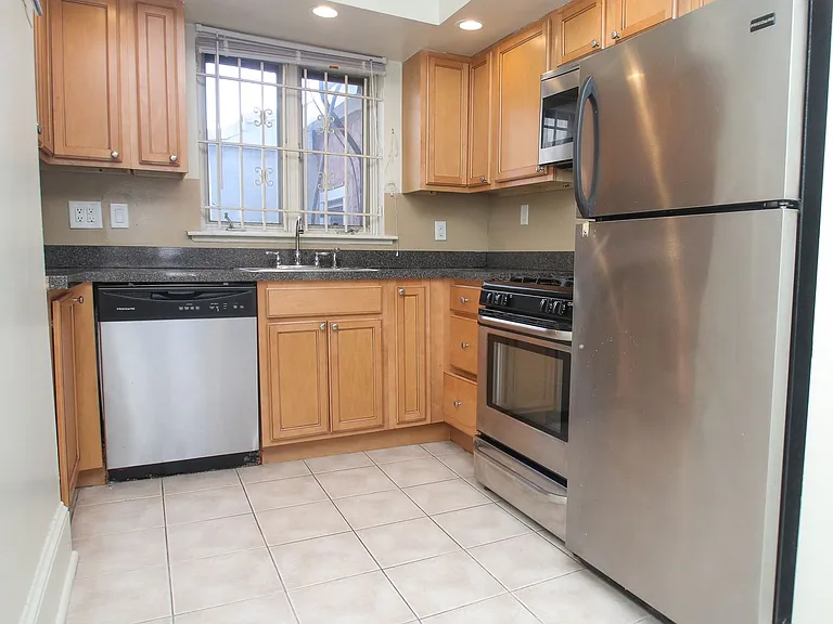 511 S 15th St #2R — Photo 13