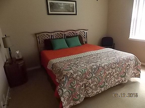 Back guest bedroom