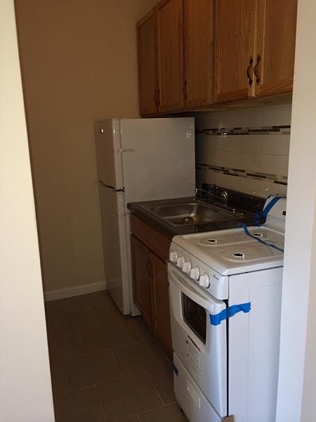 2nd image of 839 W Sheridan Rd APT 206