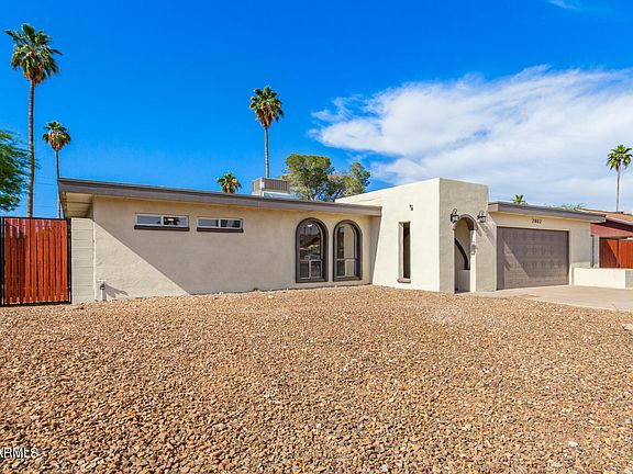 3rd image of 2802 E DAHLIA Drive