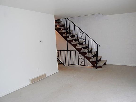 2nd image of 324 Woodbridge Dr