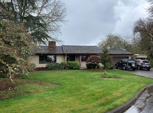 826 NE Birchaire Ln, Hillsboro, OR