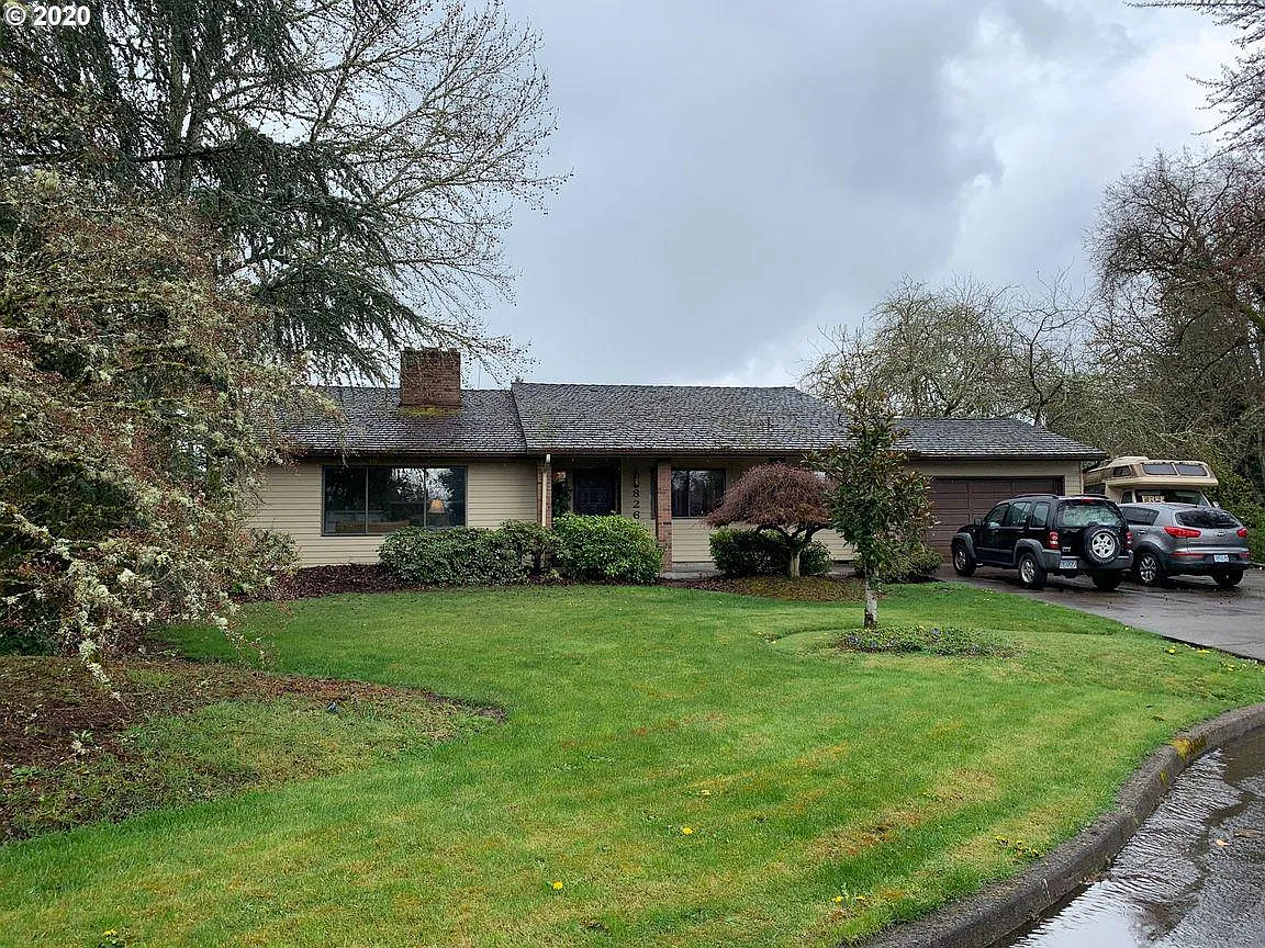 826 NE Birchaire Ln photo 1