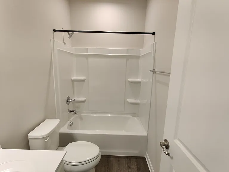 36 Wentworth Ln — Photo 24