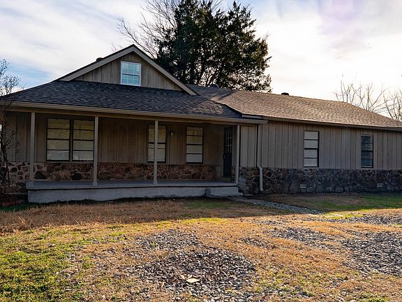 3rd image of 132 Daugherty Hill Rd