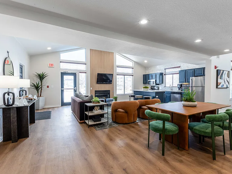 Pavilions at Silver Sage Apartments — Photo 14