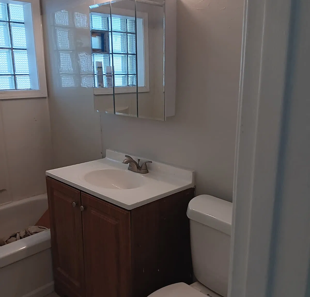2 bed, 900 sqft, $1,000 — Photo 2