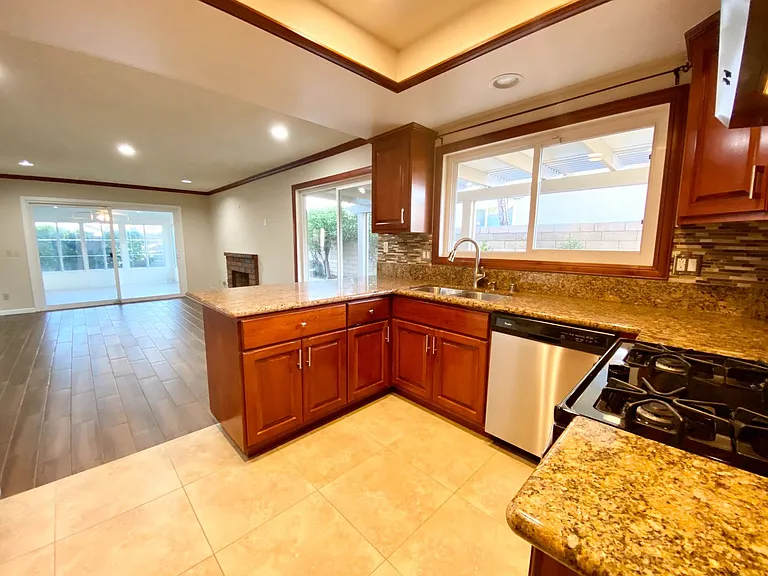 23527 Gold Nugget Ave — Photo 7