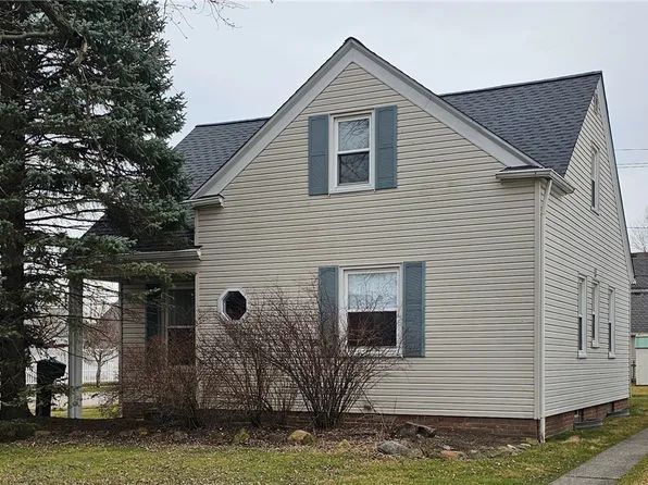 4433 W 227th St, Fairview Park, OH 44126