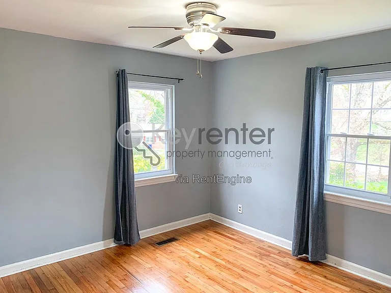 1410 Elm St — Photo 6
