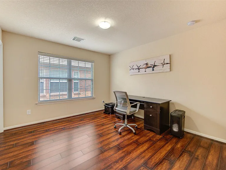1243 Glenwood Canyon Ln — Photo 33