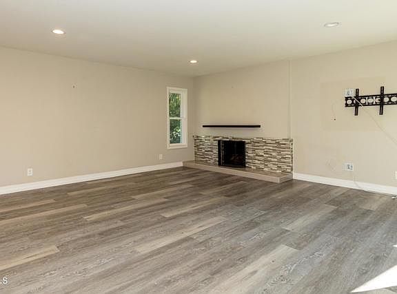 4th image of 908 Seahorse Ct