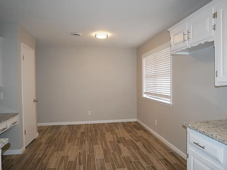 3309 S 53rd St — Photo 4