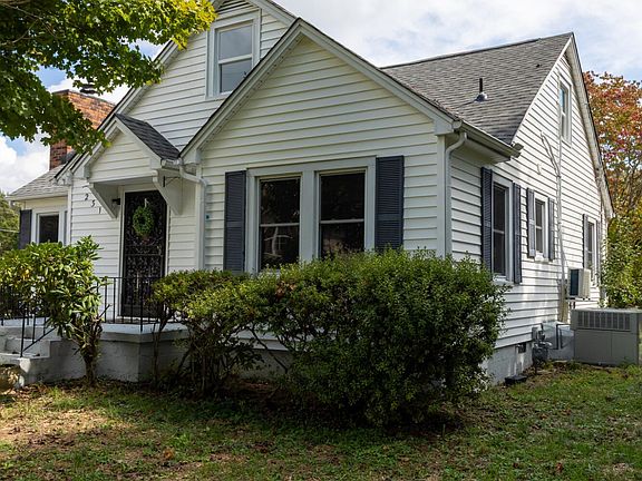 5th image of 231 S Oakwood Ave