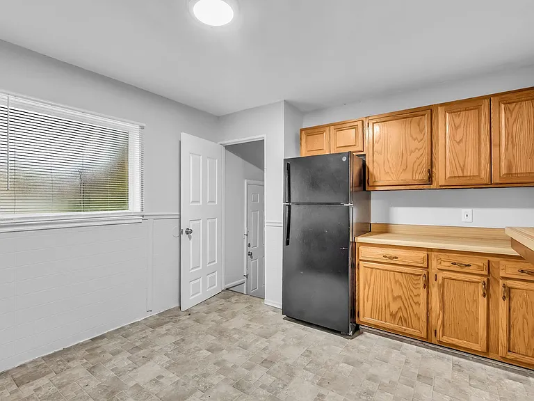 10521 Duke Dr — Photo 5