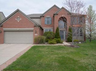 1699 Blushing Dr, Rochester Hills, MI 48307