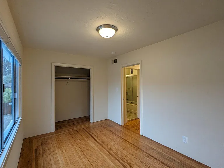 2038-2042 Hearst Avenue — Photo 18