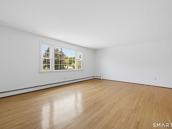 4th image of 17 Riverside Drive